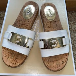 Micheal Kors slip on leather sandals 6.5M